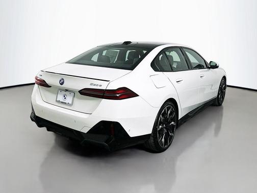 2026 BMW 550e xDrive