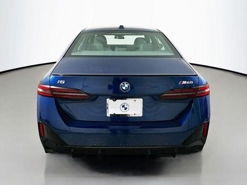 2025 BMW i5 M60