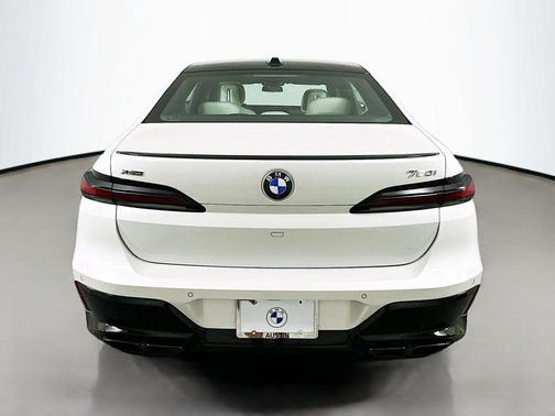 2023 BMW 760 i xDrive