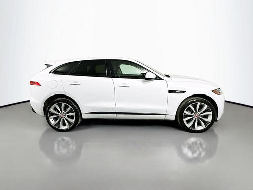 2017 Jaguar F-PACE 35t R-Sport