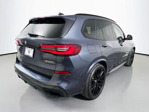 2021 BMW X5 M50i