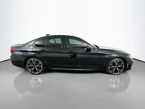 2023 BMW 530 i