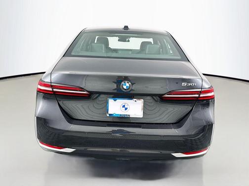 2024 BMW 530 i