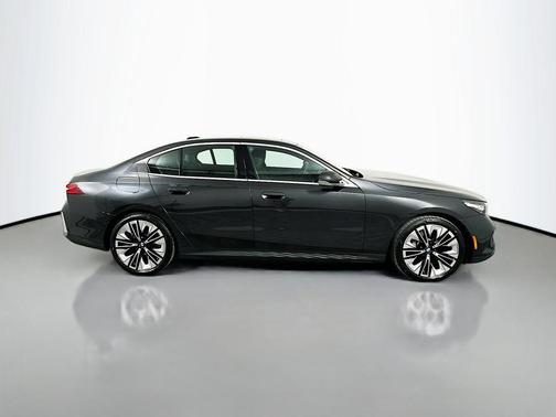 2024 BMW 530 i