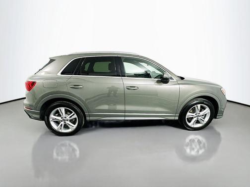 2020 Audi Q3 45 S line Prestige