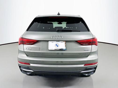 2020 Audi Q3 45 S line Prestige