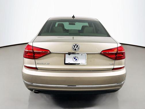 2016 Volkswagen Passat 1.8T SE