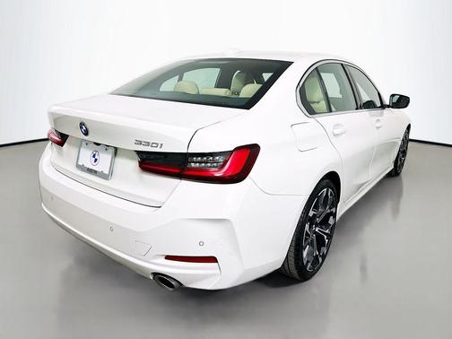 2025 BMW 330 330i Sedan