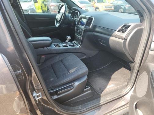 2019 Jeep Grand Cherokee Laredo E