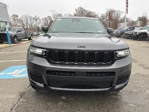 2025 Jeep Grand Cherokee L Laredo