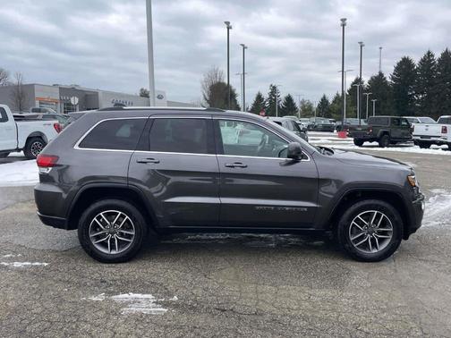 2020 Jeep Grand Cherokee Laredo E