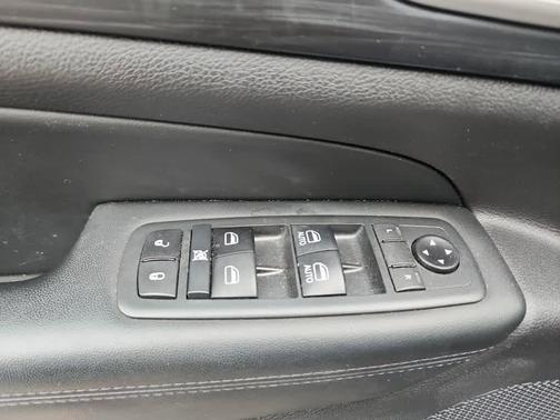 2020 Jeep Grand Cherokee Laredo E