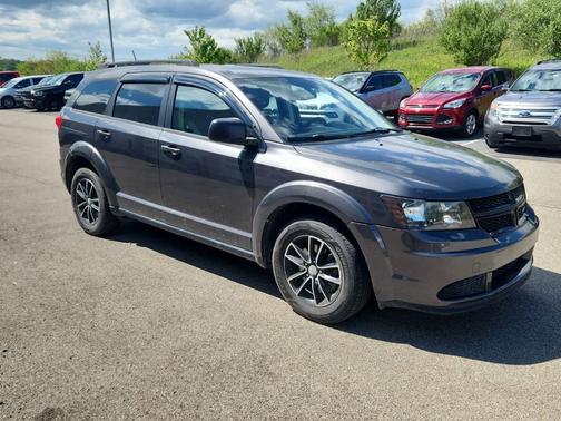 Granite Pearlcoat 2017 Dodge Journey SE