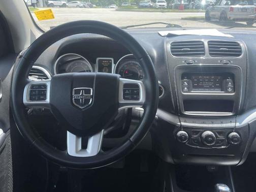 Granite Pearlcoat 2017 Dodge Journey SE