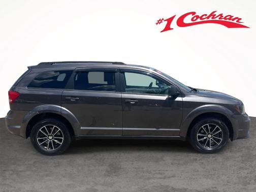 Granite Pearlcoat 2017 Dodge Journey SE