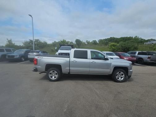 Silver Ice Metallic 2018 Chevrolet Silverado 1500 LT