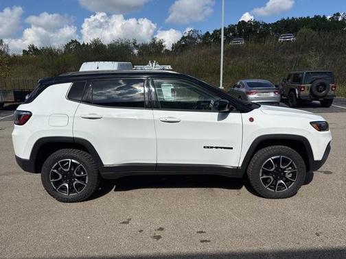 2024 Jeep Compass Trailhawk