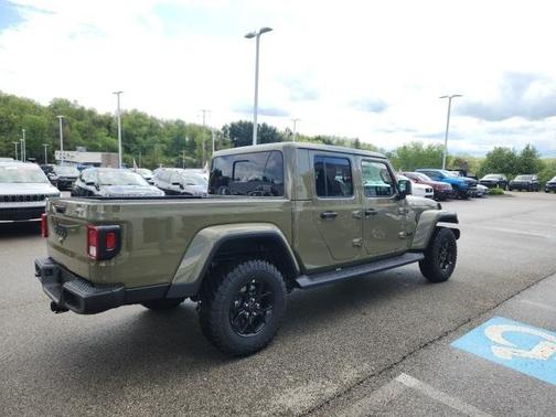 2025 Jeep Gladiator Sport