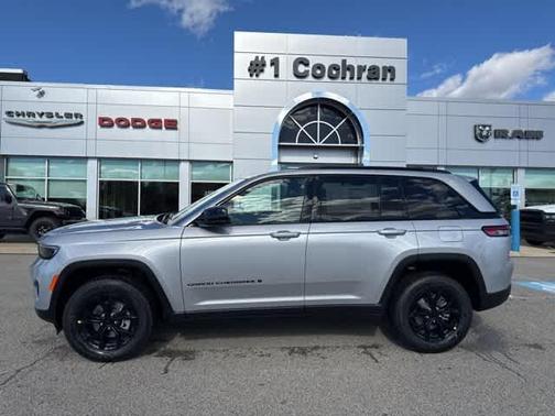 2025 Jeep Grand Cherokee Laredo