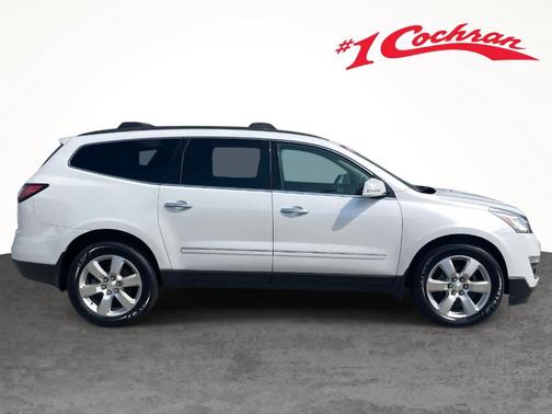 Iridescent Pearl Tricoat 2017 Chevrolet Traverse Premier