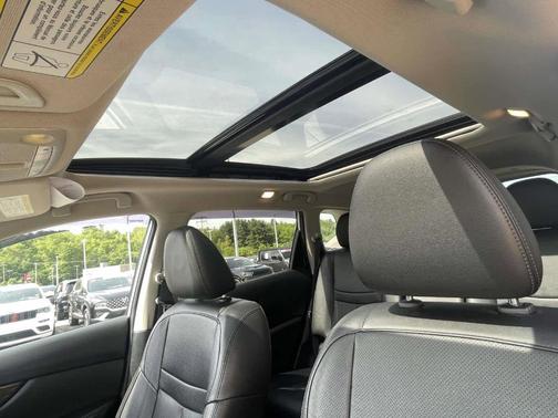 Brilliant Silver 2018 Nissan Rogue SL