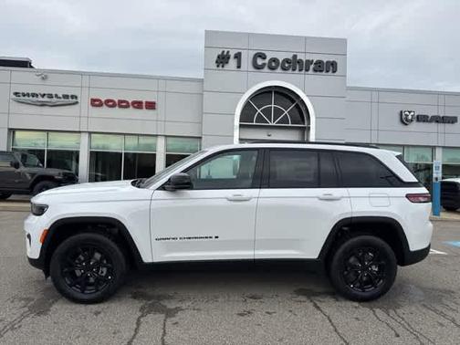 2025 Jeep Grand Cherokee Laredo