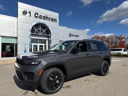 2025 Jeep Grand Cherokee Laredo