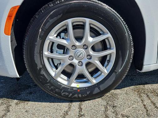 2026 Chrysler Voyager LX