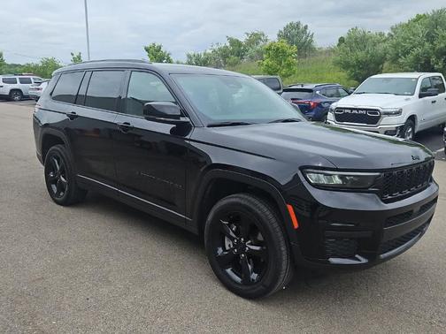 Diamond Black 2023 Jeep Grand Cherokee L Laredo