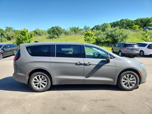 Ceramic Gray Clearcoat 2024 Chrysler Pacifica Touring-L