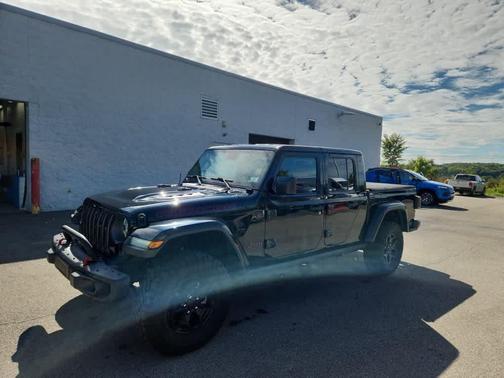 Black Clearcoat 2020 Jeep Gladiator Rubicon