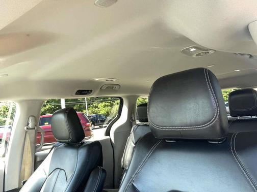 Granite Crystal Clearcoat Metallic 2020 Chrysler Voyager LXI