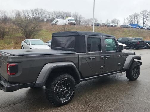 Granite Crystal Clearcoat Metallic 2024 Jeep Gladiator Sport