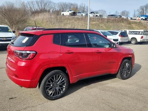 Redline Pearlcoat 2022 Jeep Compass (RED) Edition