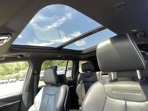 Bright White Clearcoat 2023 Jeep Grand Cherokee Summit