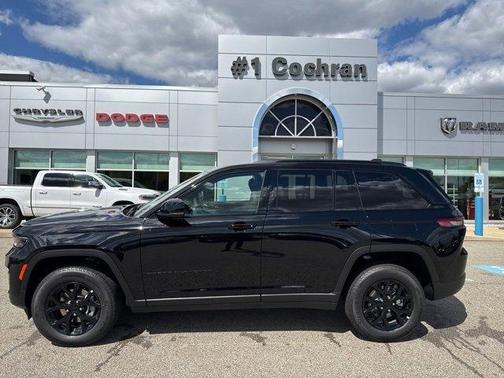 2025 Jeep Grand Cherokee Laredo