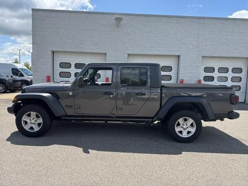 2020 Jeep Gladiator Sport
