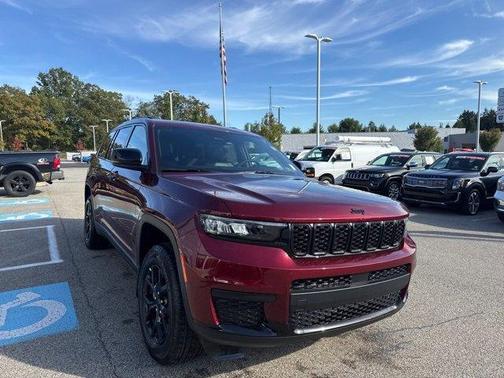 2025 Jeep Grand Cherokee L Laredo