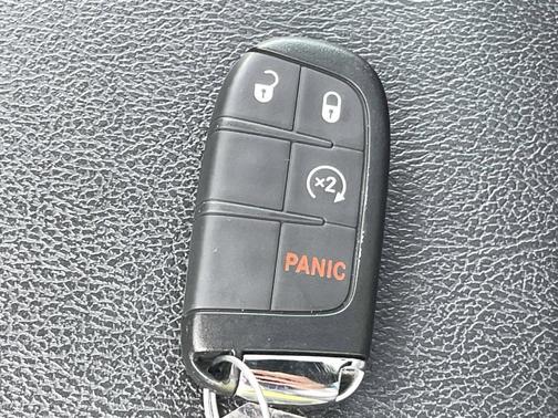 Sting Gray Clearcoat 2023 Jeep Compass Limited