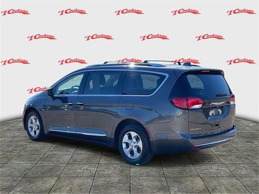 2017 Chrysler Pacifica Touring-L Plus