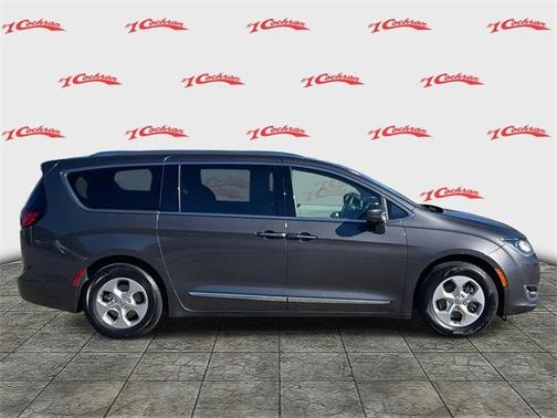 2017 Chrysler Pacifica Touring-L Plus