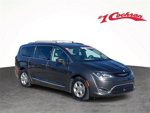 2017 Chrysler Pacifica Touring-L Plus