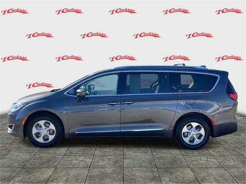 2017 Chrysler Pacifica Touring-L Plus