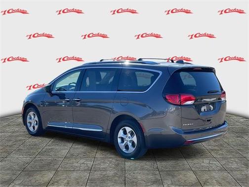 2017 Chrysler Pacifica Touring-L Plus
