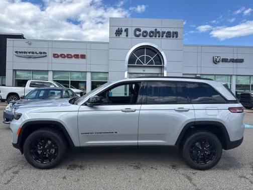 2025 Jeep Grand Cherokee Laredo