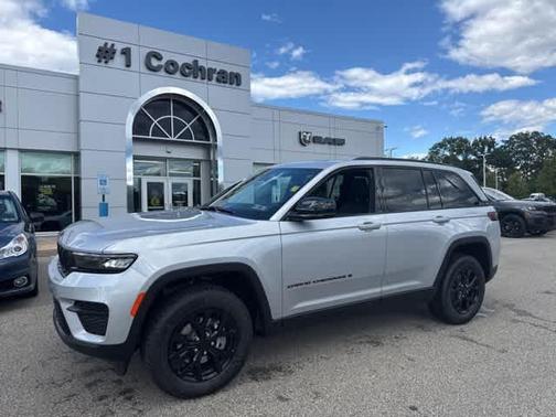 2025 Jeep Grand Cherokee Laredo