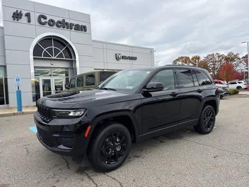 2025 Jeep Grand Cherokee Laredo