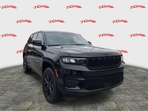Diamond Black 2025 Jeep Grand Cherokee Laredo