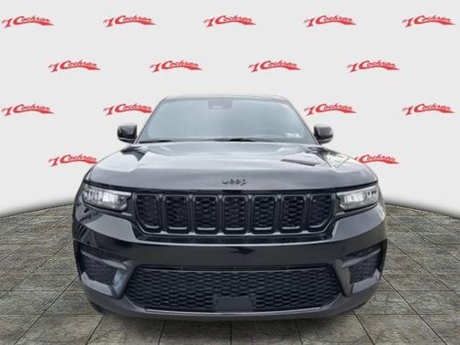 Diamond Black 2025 Jeep Grand Cherokee Laredo