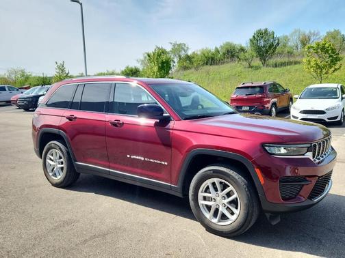 Velvet Red Pearlcoat 2023 Jeep Grand Cherokee Laredo